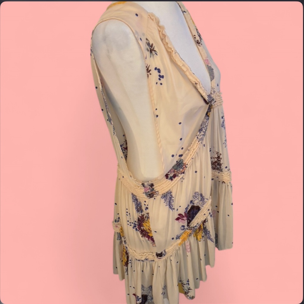 Free People floral ruffle dress – blush peach boho 🌸 - Picture 3 of 7